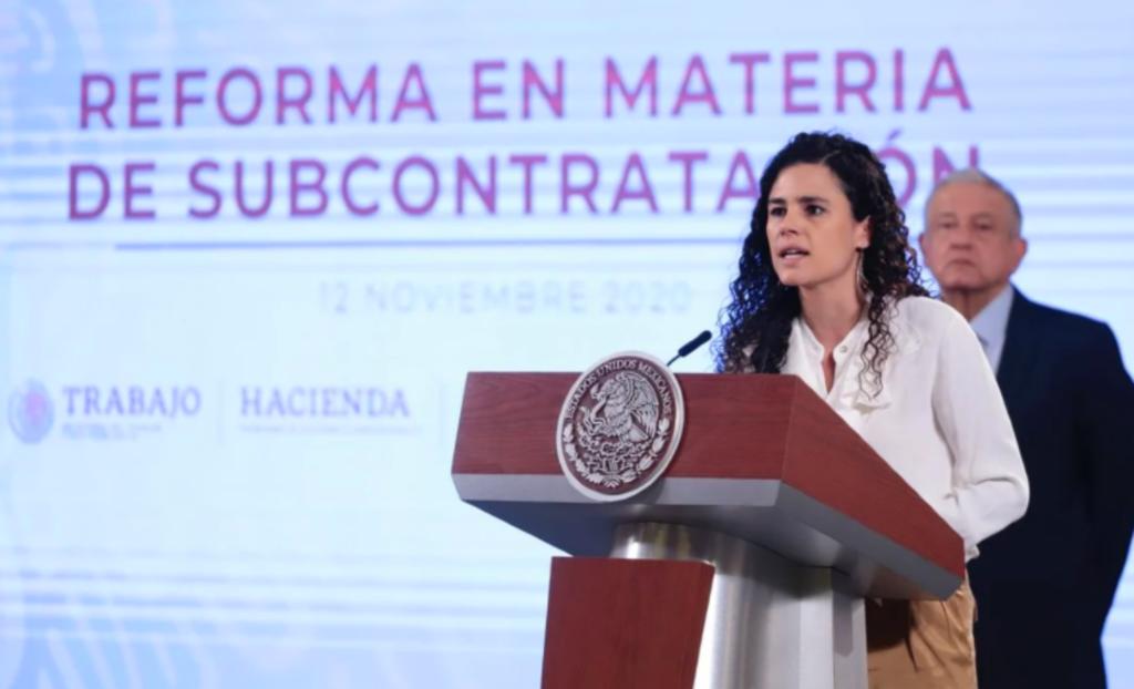 Al presentar los detalles de la iniciativa de ley para 'poner orden' en la subcontratación (outsourcing) Luisa María Alcalde, secretaria del Trabajo y Previsión Social (STPS), informó que cerca de 4 millones 600 mil trabajadores están en este tipo de subcontratación.
