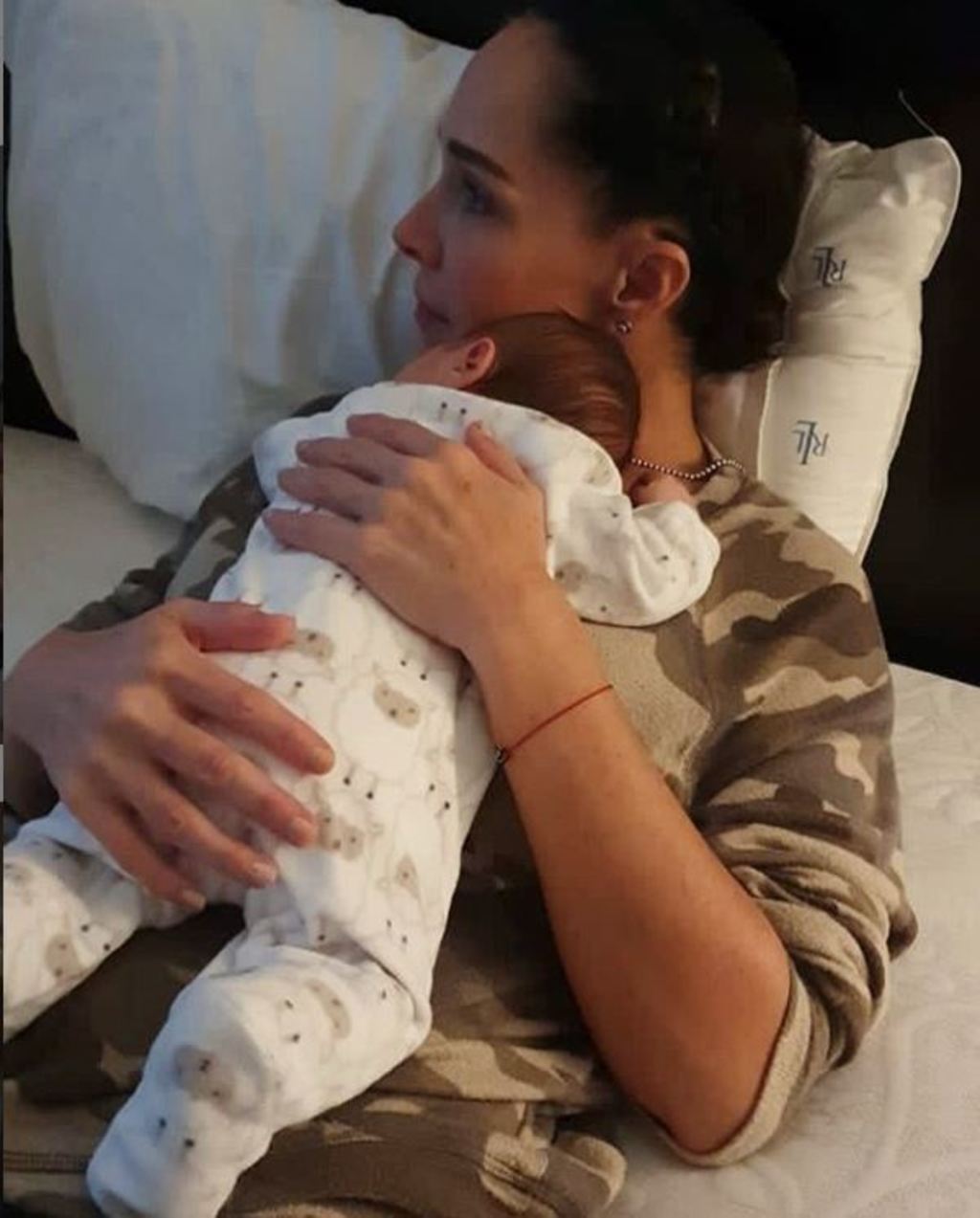 Contenta. Sharis Cid está feliz con su rol de abuela.