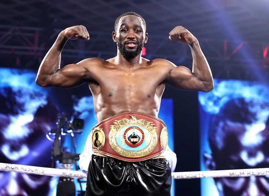 El púgil estadounidense Terence Crawford defendió con éxito por cuarta ocasión su título de peso welter de la Organización Mundial de Boxeo (OMB), al vencer por la vía del nocáut técnico al británico Kell Brook. (Especial) 