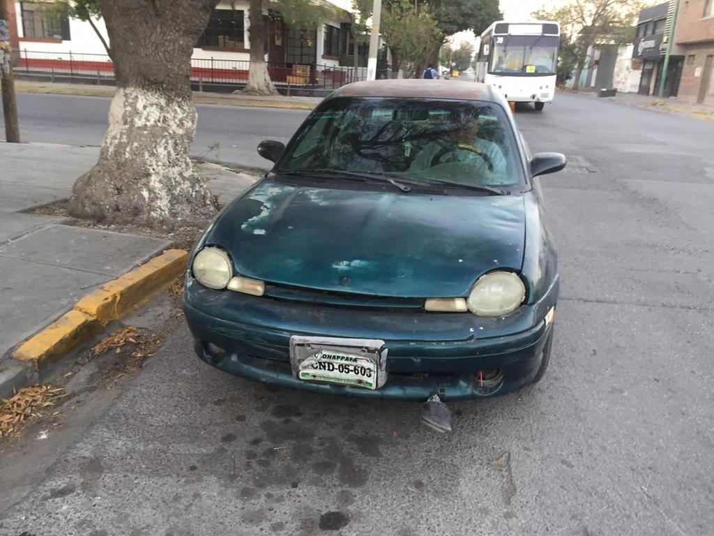 El conductor del vehículo sedán, identificado como Guillermo, de 53 años de edad, fue presentado ante la autoridad competente. (EL SIGLO DE TORREÓN)