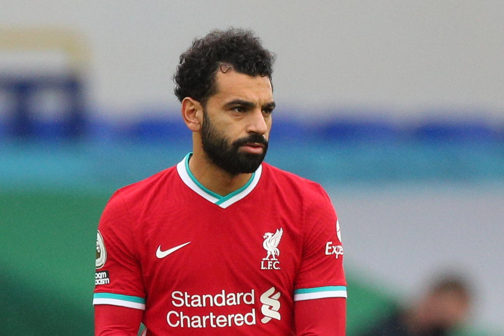 Mohamed Salah, delantero del Liverpool ha vuelto a dar positivo en una prueba de coronavirus mientras estaba en servicio internacional con Egipto. (ARCHIVO)