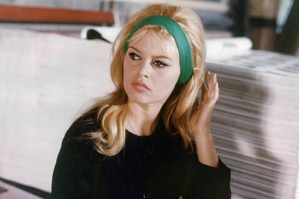 La actriz y cantante francesa Brigitte Bardot reedita sus memorias 25 años después de la primera edición, en las que confiesa que intentó suicidarse con 16 años. (ESPECIAL) 