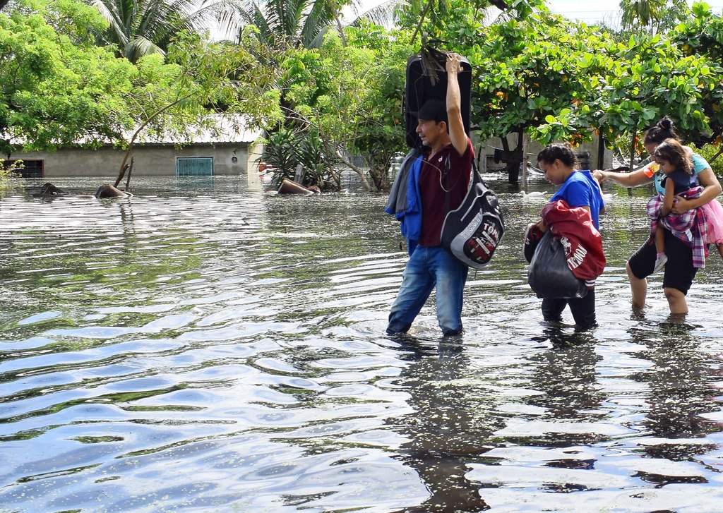 El país ha sufrido intensas lluvias desde el domingo, cuando Iota, como categoría 5, se acercaba. (EFE) 
