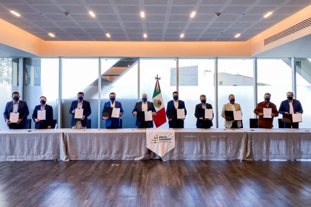 Los 10 gobernadores que conforman la Alianza Federalista presentaron este viernes, en Guadalajara, la Plataforma Mexico Investment Board, una herramienta para promover la atracción de inversiones y fortalecer el posicionamiento de sus estados ante autoridades e inversionistas de todo el mundo. (TWITTER)