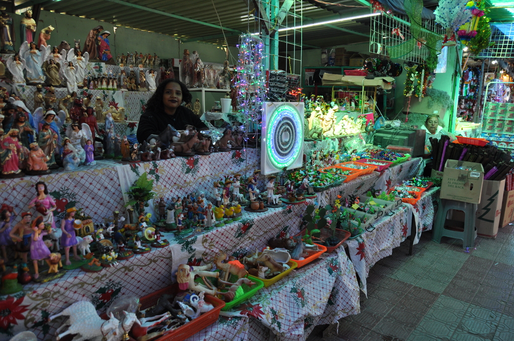 Sigue en análisis la posibilidad de autorizar la instalación de los mercados navideños en la calle Ildefonso Fuentes y Mercado Juárez.
