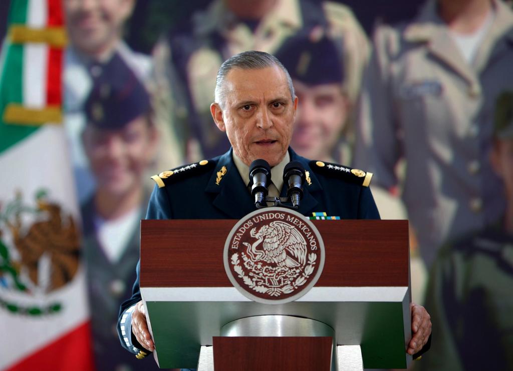 El pasado miércoles, Cienfuegos llegó a México, fue notificado por la Fiscalía General de la República de que está siendo investigado y quedó libre. (ARCHIVO)