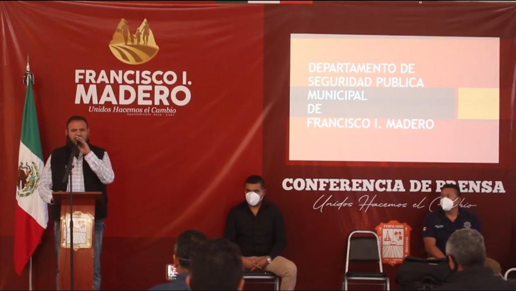 El alcalde de Francisco I. Madero, Jonathan Ávalos, defendió su decisión de entregar tratamientos alternativos con el consentimiento del usuario, en el contexto de la pandemia de COVID-19. (ESPECIAL)