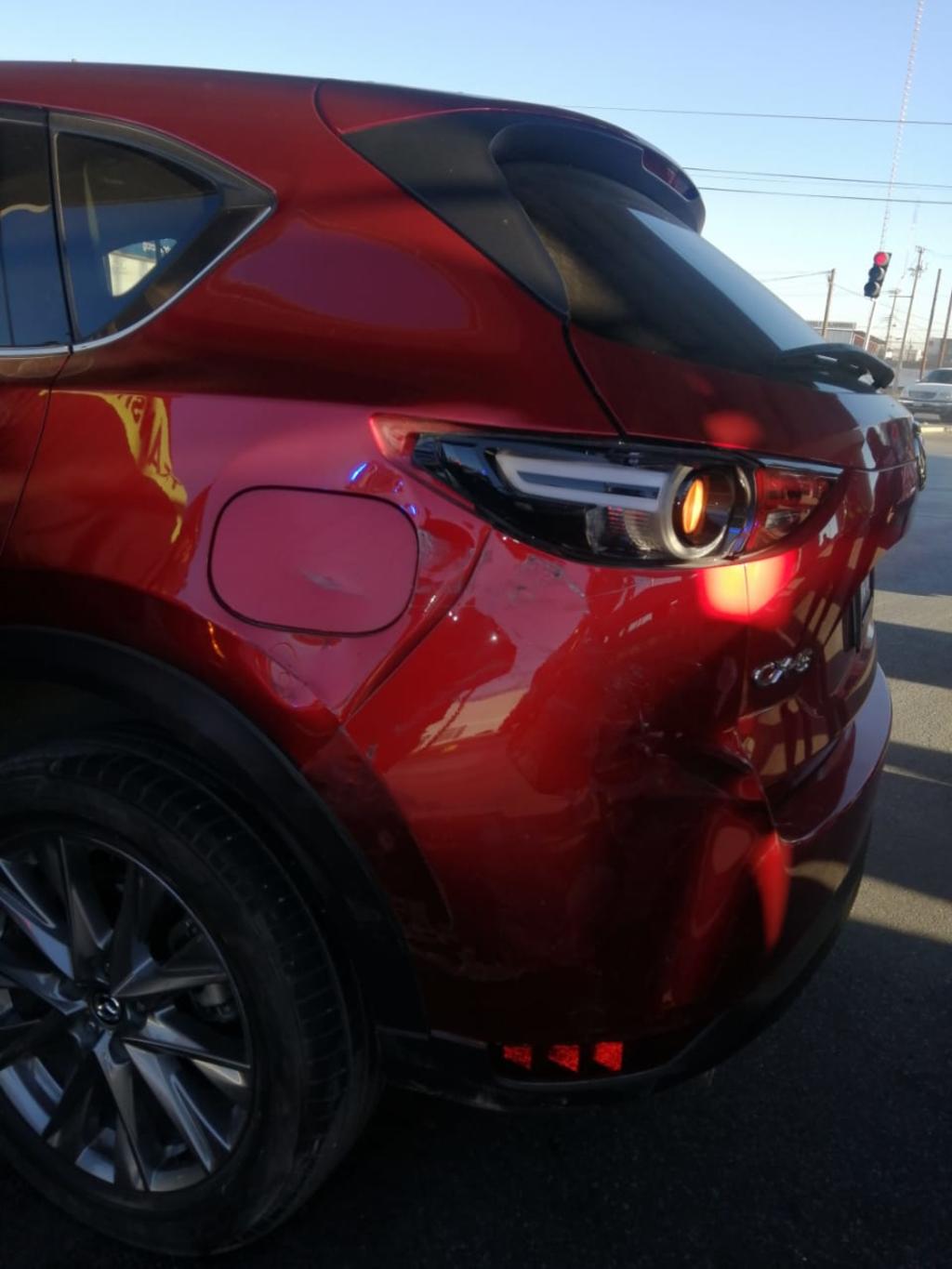 La camioneta señalada como responsable es una Mazda CX5, modelo 2017, color rojo, conducida por Berenice de 25 años de edad.

(EL SIGLO DE TORREÓN)