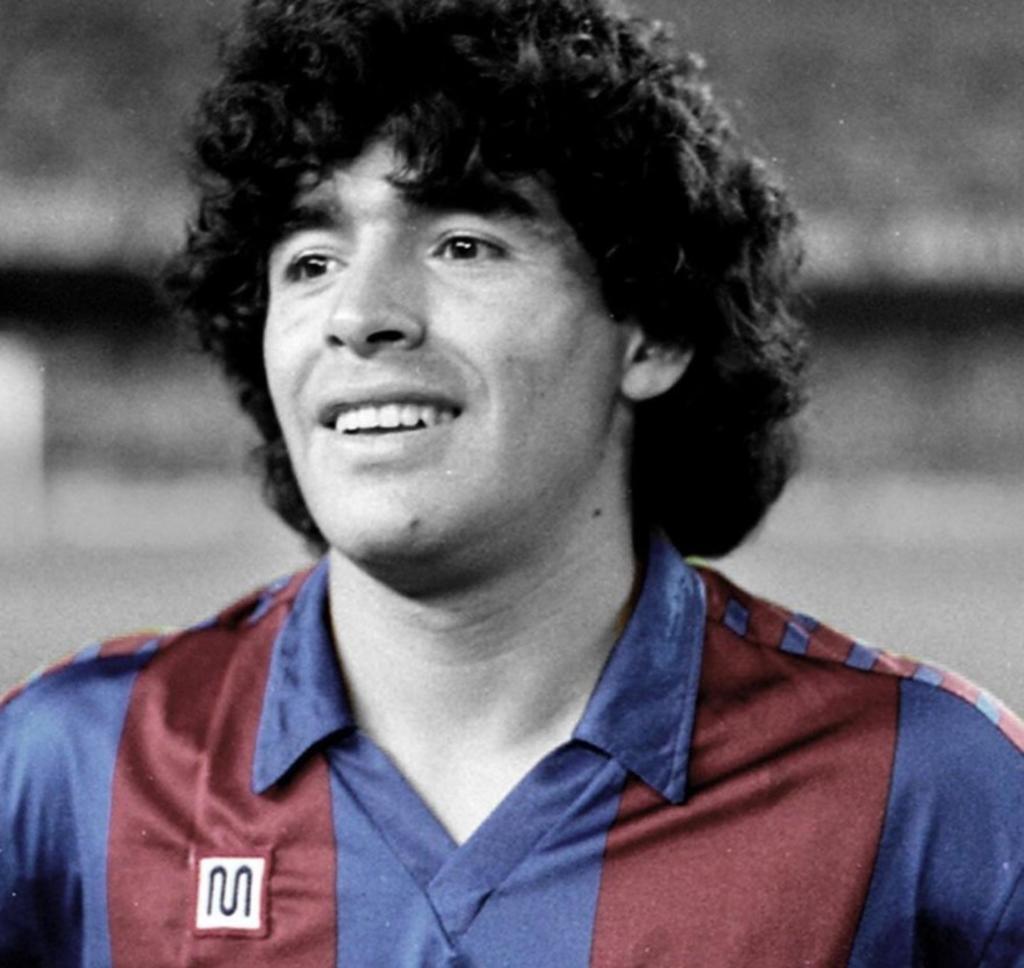 El FC Barcelona, club en el que militó Diego Armando Maradona entre 1982 y 1984, ha expresado 'su más sentido pésame' por la muerte del jugador argentino a los 60 años en Buenos Aires. (Especial) 