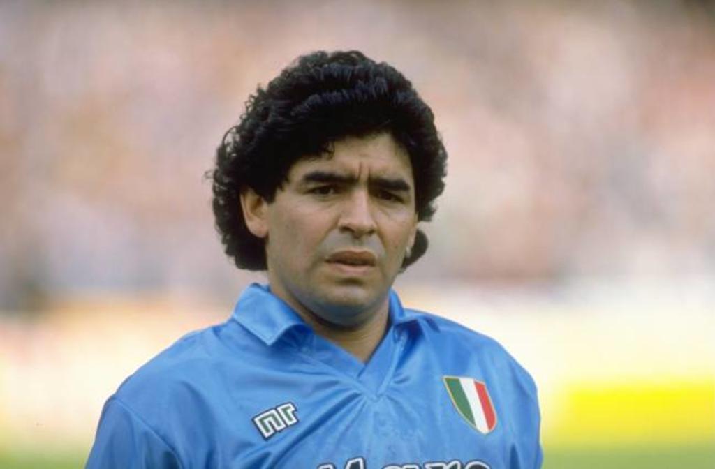La UEFA ha anunciado que todos los partidos de la Liga de Campeones previstos para este miércoles como los de la Liga Europa, que se jugarán el jueves, estarán precedidos por un minuto de silencio en señal de duelo por Diego Armando Maradona, fallecido a los sesenta años. (Especial) 