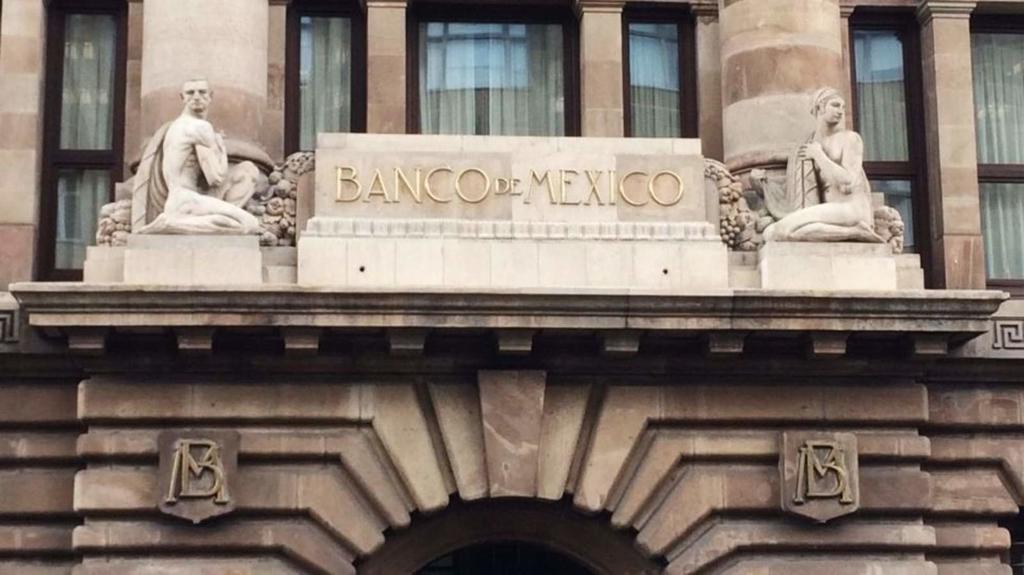 Banxico prevé una caída del PIB de entre -8.7% y -9.3% en 2020, con una recuperación de 0.6% y hasta 5.3% para 2021. (ARCHIVO)