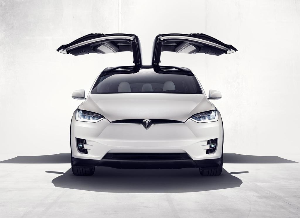 Tesla llamó a revisión unos 9,500 vehículos en Estados Unidos para reparar dos defectos detectados, un problema con una moldura del techo del Model X y otro con tornillos en la suspensión frontal del Model Y. (Especial) 