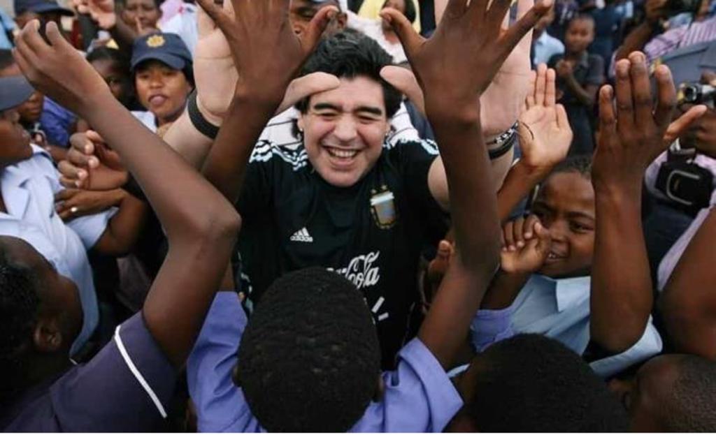 La pregunta surgió en conferencia de prensa, en 2018, durante la estadía de Maradona en Querétaro, en el estadio Corregidora.
