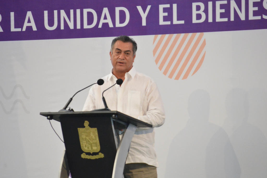 El gobernador de Nuevo León, Jaime Rodríguez Calderón 'El Bronco', presentó la tercera controversia constitucional de la Alianza Federalistas para evitar la eliminación de los 109 fideicomisos y con los que el Gobierno Federal obtuvo más de 68 mil millones de pesos.
(ARCHIVO)