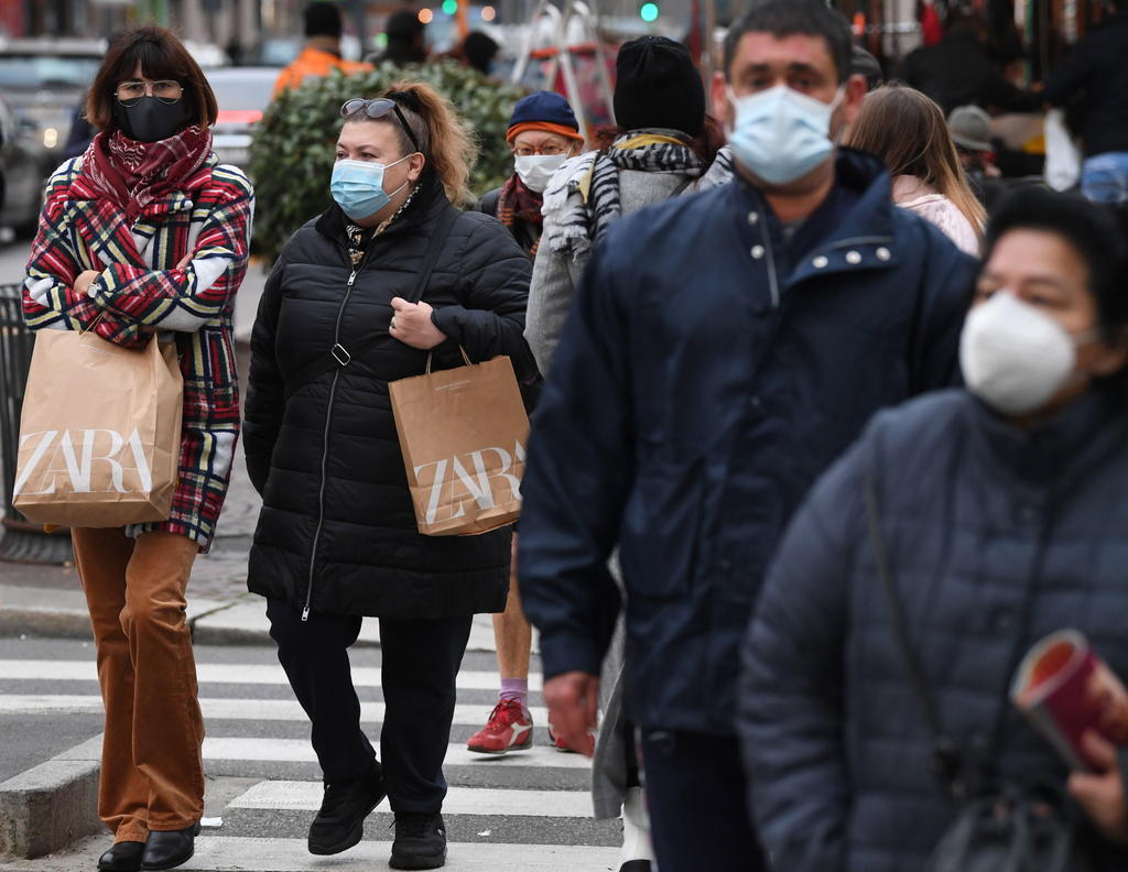 Italia sumó 785 muertos por coronavirus en las últimas veinticuatro horas, el peor dato desde el viernes, así como 19,350 nuevos contagios que confirman el aplanamiento de la curva, según los datos divulgados hoy por el Ministerio de Sanidad. (ARCHIVO) 
