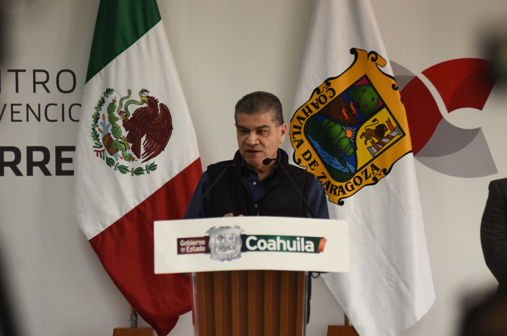 El gobernador de Coahuila, Miguel Ángel Riquelme, lamentó la determinación de excluir al estado del paquete de obras. (JESÚS GALINDO)