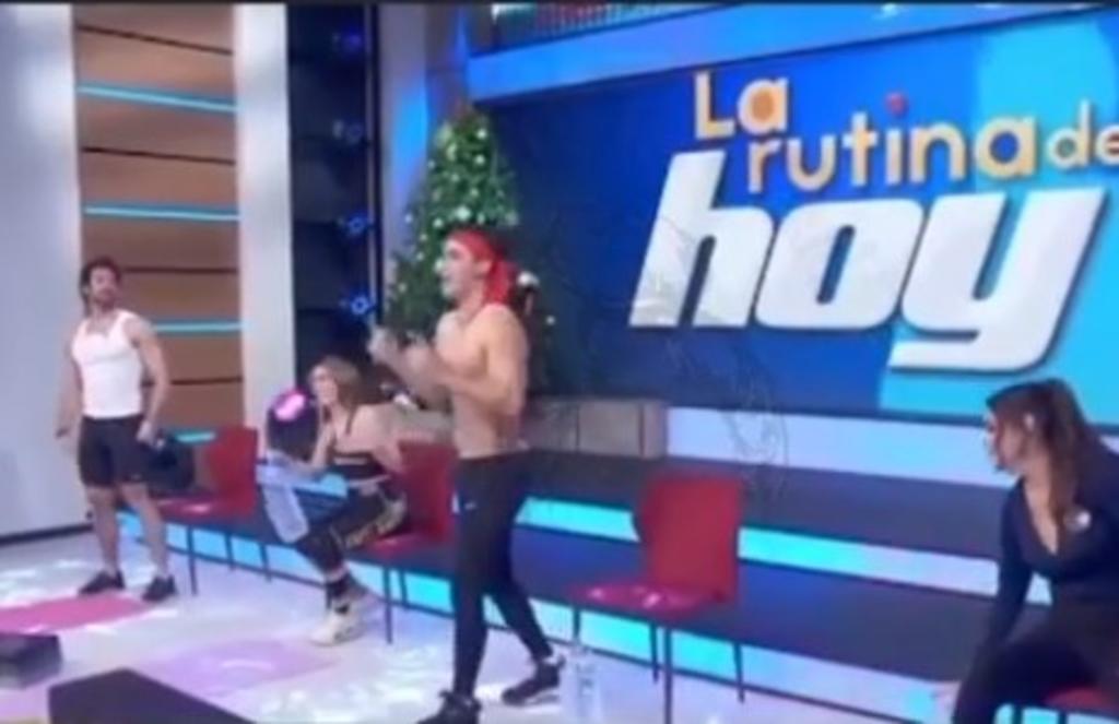 Esta mañana Brando, integrante de los Wapayazos fue invitado al programa matutino de Televisa, HOY, para mostrar algunas rutinas de ejercicio para la época navideña. (Especial) 