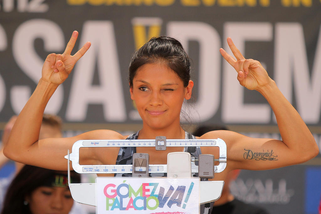 La clasificada mundial número uno del Consejo Mundial de Boxeo, Lourdes 'La Pequeña Lulú' Juárez está comprometida a llevar a casa el título mundial Supermosca el cual disputa próximo 12 de diciembre frente a la campeona mundial Guadalupe Martínez. (CORTESÍA)