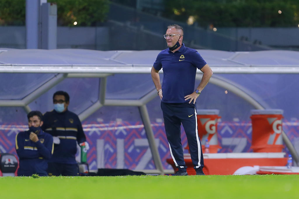 Con la voz entrecortada, Andrés Lillini dio la cara después de la humillación recibida en manos del Cruz Azul (4-0), en la ida de las semifinales del Guard1anes 2020. (JAM MEDIA)