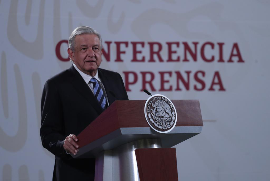 En su conferencia presentó un decálogo de acciones donde exhortó a la población a evitar las fiestas y evitar los regalos.