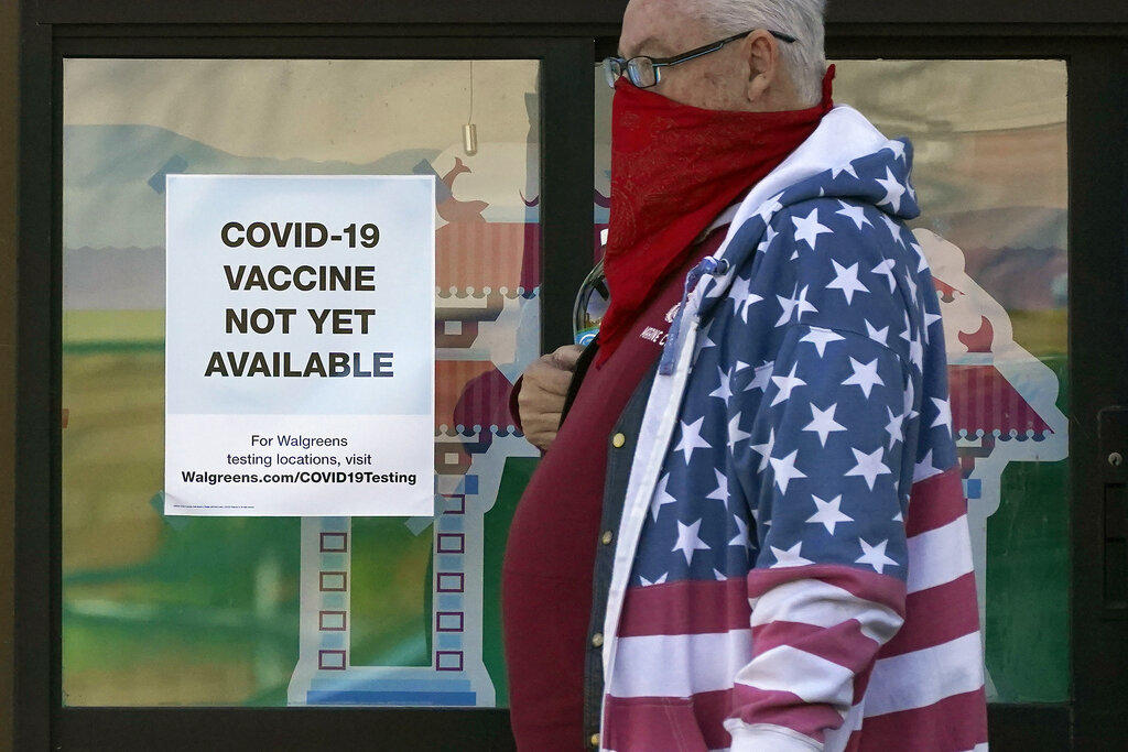 A unos cuantos días de que la vacuna contra el COVID-19 sea autorizada en Estados Unidos, la mayor parte de California se encaminaba el domingo a otro confinamiento debido al repunte de casos. (AGENCIAS)