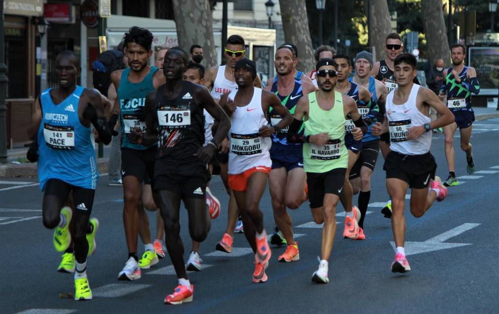 El lagunero estuvo entre lo más selecto de los maratonistas de todo el mundo, que buscaban dar marcas olímpicas. (Cortesía Las Provincias)