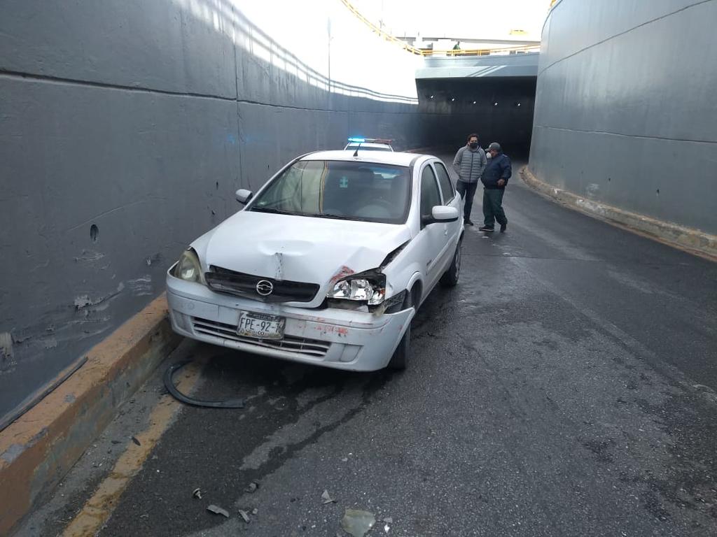 Un vehículo particular se impactó contra un carrito de venta de tacos que era remolcado por una Combi en la ciudad de Torreón.

(EL SIGLO DE TORREÓN)