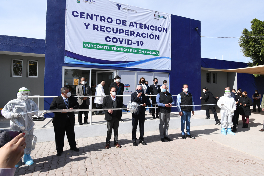 Ayer al mediodía abrió sus puertas el Centro de Recuperación y Atención para pacientes COVID ubicado en la Unidad Deportiva. (FERNANDO COMPEÁN)
