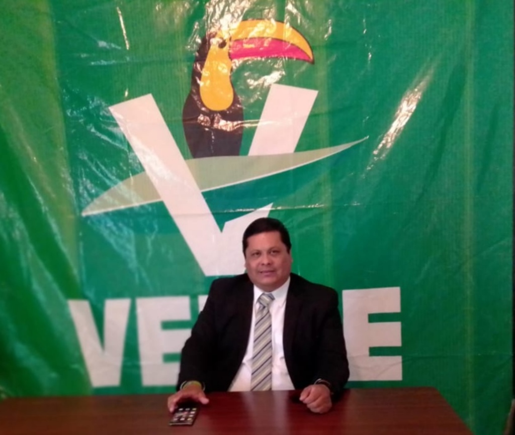 El dirigente del PVEM en Matamoros dijo que la salida de Lizeth Inungaray obedece a que tiene ofrecimientos de otros partidos políticos, además de que está siendo mal asesorada. (EL SIGLO DE TORREÓN) 