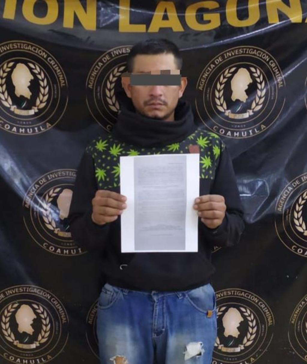 La Fiscalía General del Estado de Coahuila, informó sobre la detención de un hombre identificado como Jorge “N” de 33 años de edad, vecino de la colonia Loma Real, quien es señalado por su presunta responsabilidad en el delito de homicidio calificado con las agravantes de ventaja y por motivo de robo.
(ESPECIAL)