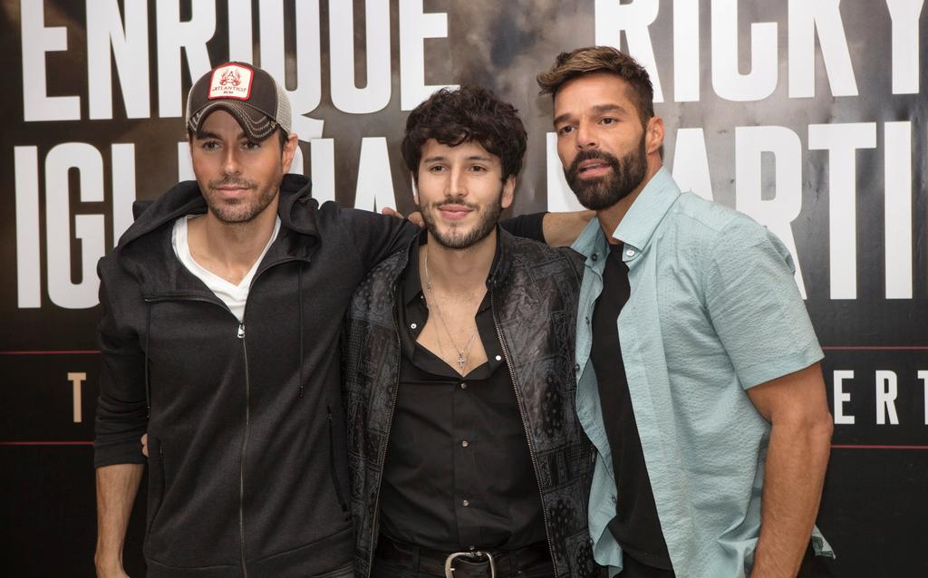 Luego de que Ricky Martin y Enrique Iglesias se vieran obligados a aplazar su gira en conjunto con Sebastían Yatra prevista a comenzar el pasado 5 de septiembre, el boricua ha anunciado la venta de boletos para su tour por EUA y Canadá.  (FACEBOOK) 