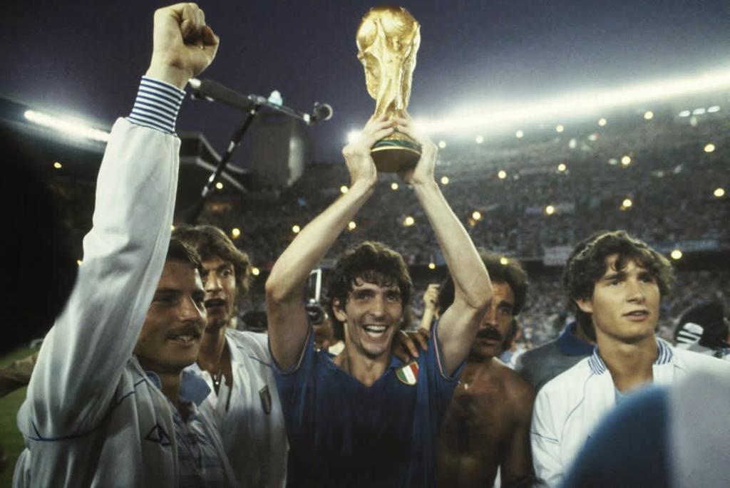Esta tarde se informó a través de las redes sociales de la cadena de Fox Sports el fallecimiento de Paolo Rossi, delantero italiano que se coronó con su selección en el Mundial de España 1982.  (Especial) 