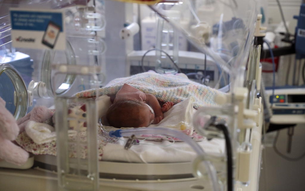 La publicación de un informe independiente en el Reino Unido ha levantado polémica al destapar numerosos casos de muertes de bebés y madres evitables en el hospital inglés de Shrewsbury and Telford entre los años 2000 y 2018. (ARCHIVO) 
