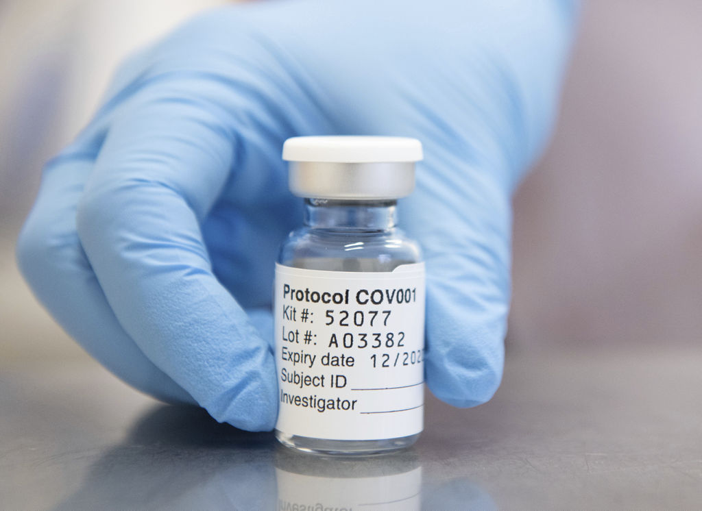 AstraZeneca admite que 'para superar la pandemia, se necesitará más de una vacuna'.