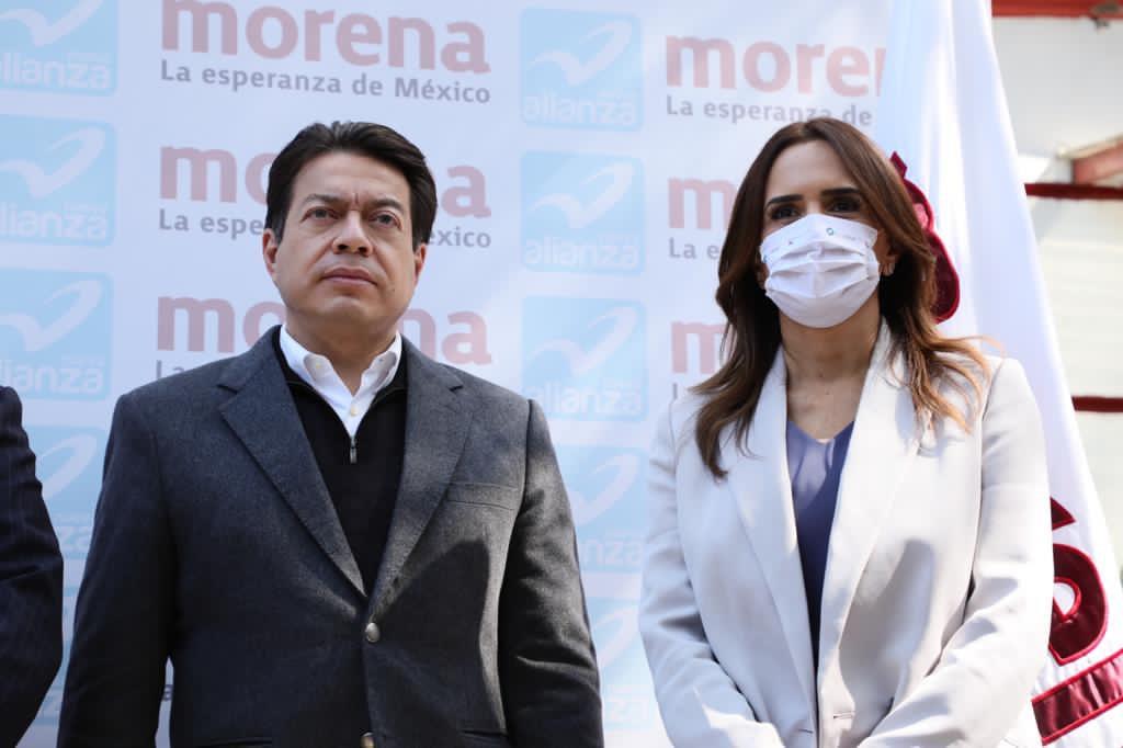 El dirigente nacional de Morena, Mario Delgado, anunció que por medio de encuesta fue elegida Clara Luz Flores, alcaldesa de Escobedo, como precandidata a la gubernatura de Nuevo León. (TWITTER)