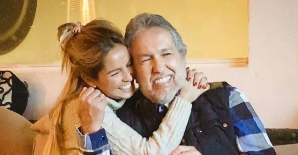 Karla Díaz, integrante de la banda JNS, compartió en redes sociales que este fin de semana está de luto luego que perdió a un 'hombre increíble', a su padre, a quien pudo disfrutar más que nunca en medio de la pandemia. (ESPECIAL)