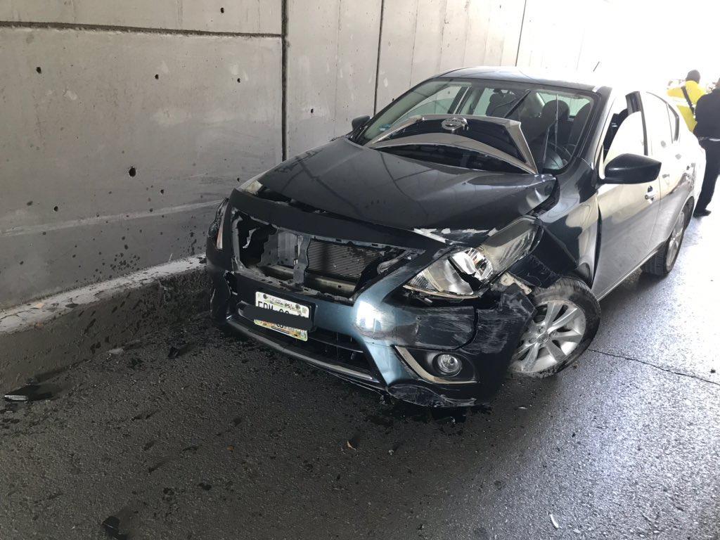 El accidente ocurrió cerca de 12:30 horas de este lunes en el túnel que conduce al Centro de la ciudad por el bulevar Independencia. (EL SIGLO DE TORREÓN)