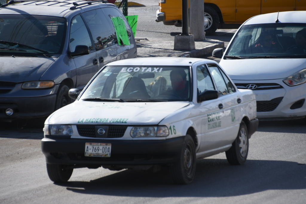 Advirtió que de no proceder la Dirección de Vialidad con estas multas, los taxistas agremiados a la Federación de Trabajadores Transportistas, Similares y Conexos de la Región Centro de Coahuila tomarán acciones y medidas de presión para obligar que se respete la ley.