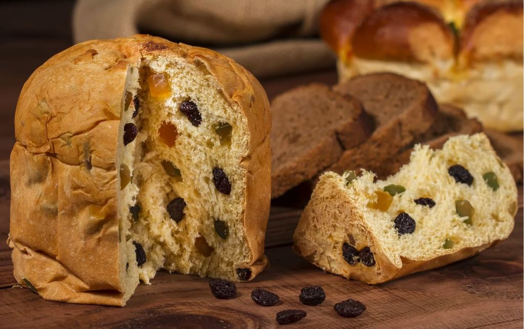 El panettone y el fruitcake, dos panes hechos a base de una combinación de frutas secas, ideales para esta temporada. (AGENCIAS)