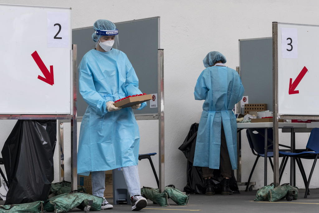La Organización Mundial de la Salud examinará muestras y datos médicos de China como parte de una investigación sobre cómo el coronavirus se contagió de animales a personas, informó un científico involucrado en el proyecto. (ARCHIVO) 