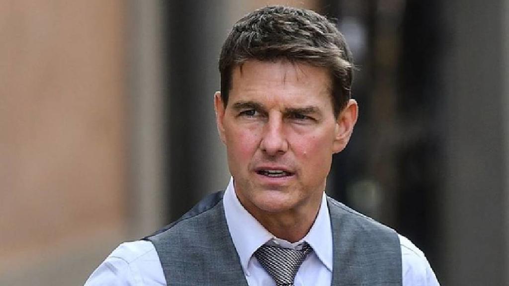 Tom Cruise entró en furia durante el rodaje de Mission: Impossible 7 (Misión Imposible 7) cuando vio que dos miembros del equipo no respetaron la distancia de seguridad mientras revisaban unas imágenes frente al ordenador.  (ESPECIAL) 