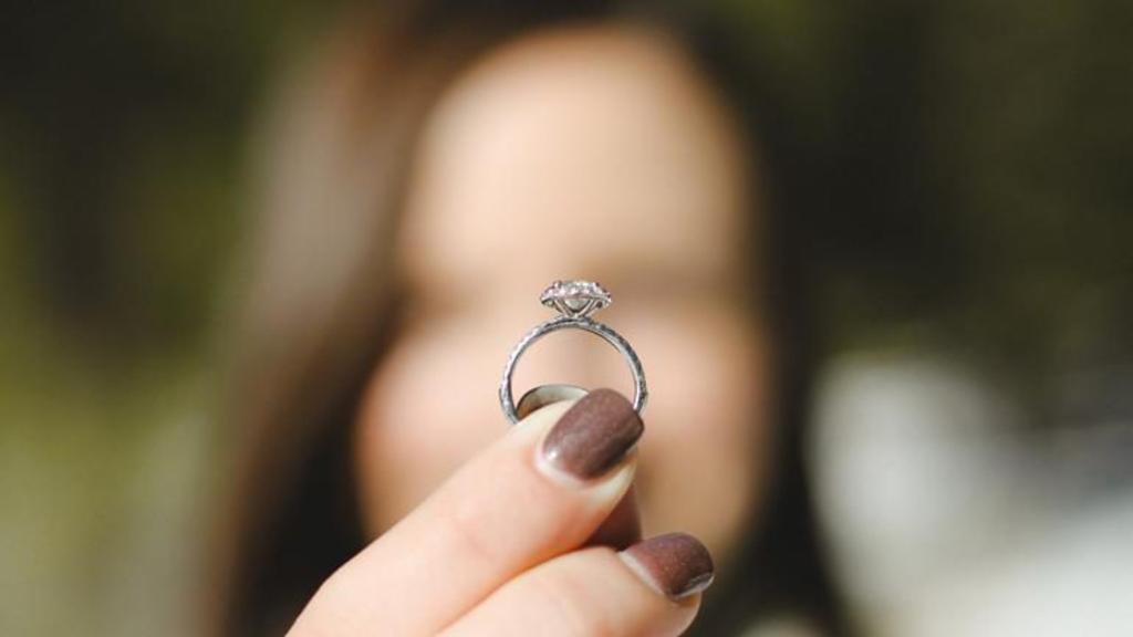 Presuntamente la mujer rechazó el anillo y pidió uno más caro para poder aceptarlo (INTERNET) 