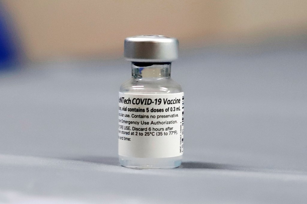 El secretario de Salud de Durango reiteró que la vacuna contra COVID-19 no lo es todo y pidió a la población no bajar la guardia.