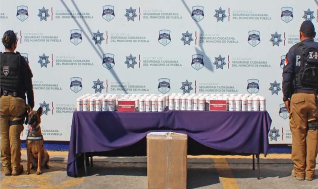 Elementos de la Policía Municipal de Puebla, de manera conjunta con efectivos del Ejército Mexicano, lograron asegurar 42 kilogramos de aparente fentanilo, cuyo valor estimado en el mercado negro llegaría a los 352 millones de pesos. (ESPECIAL)