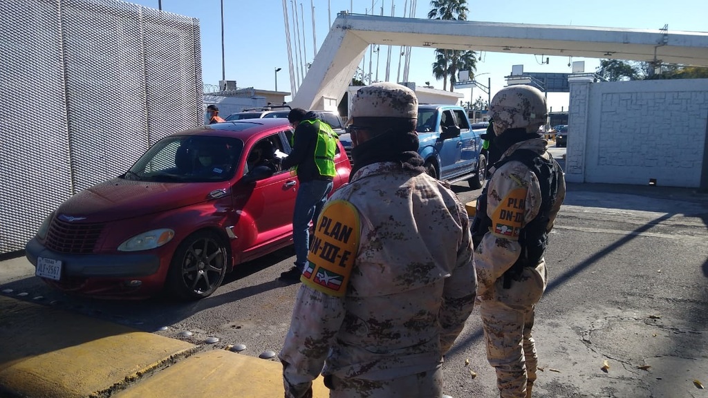 Autoridades de seguridad y de salud volvieron a instalar filtros en los puentes internacionales.