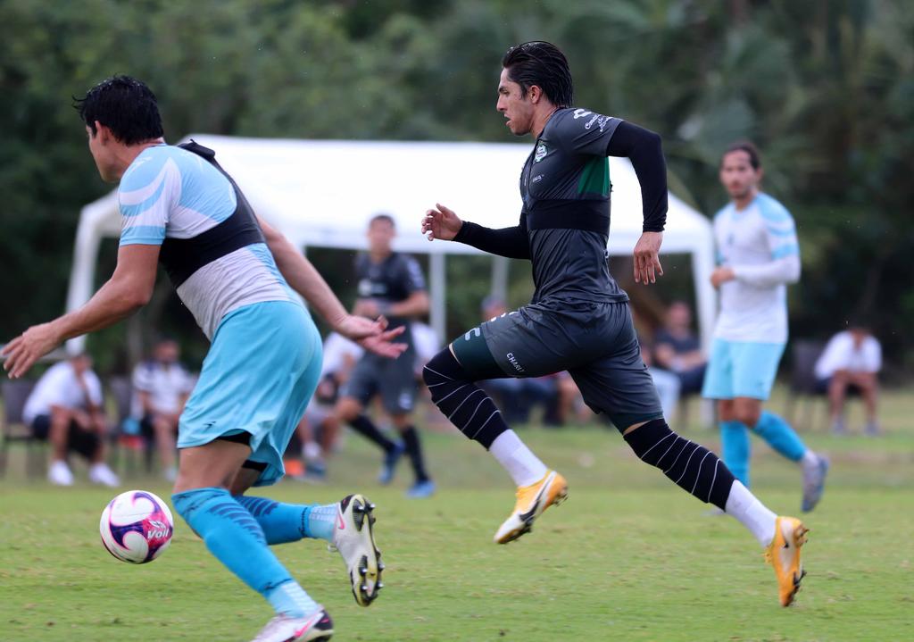 Este viernes, Santos Laguna disputó su primer partido de pretemporada frente al Cancún FC. (ESPECIAL)
