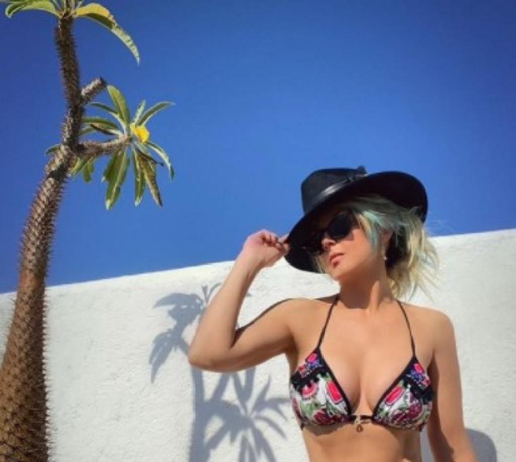 Este sábado, la famosa cantante mexicana, Fey, deslumbró en su cuenta de Instagram al mostrar su tonificada figura a los 47 años de edad. (Especial) 