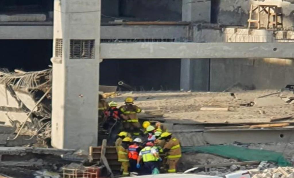 Un derrumbe en una construcción de la zona metropolitana de Puebla ha dejado hasta ahora dos personas muertas y cuatro heridos. (ESPECIAL) 