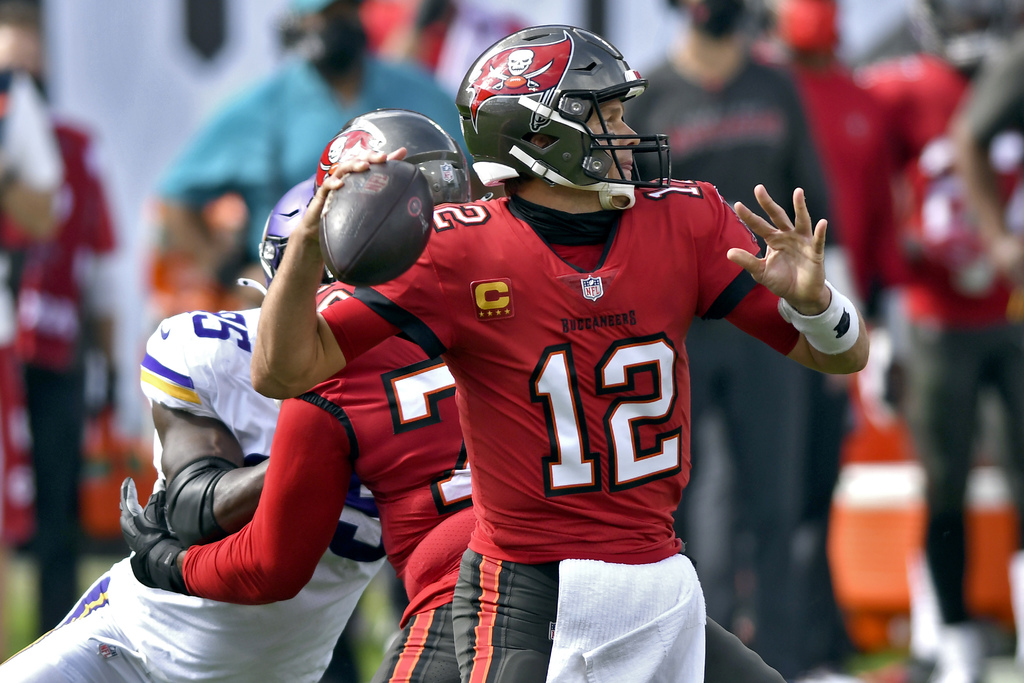 Tom Brady intentará guiar a los Bucaneros de Tampa Bay a su novena victoria de la temporada, cuando visiten hoy a los Falcons de Atlanta.