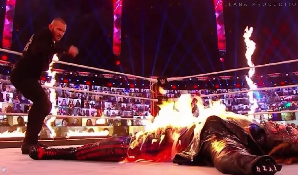 La WWE cerró su último evento del 2020 de una manera dramática. Randy Orton y The Fiend estelarizaron el evento TLC (Tables, Ladders and Chairs) con la inédita modalidad 'Firefly Inferno Match'. (ESPECIAL)